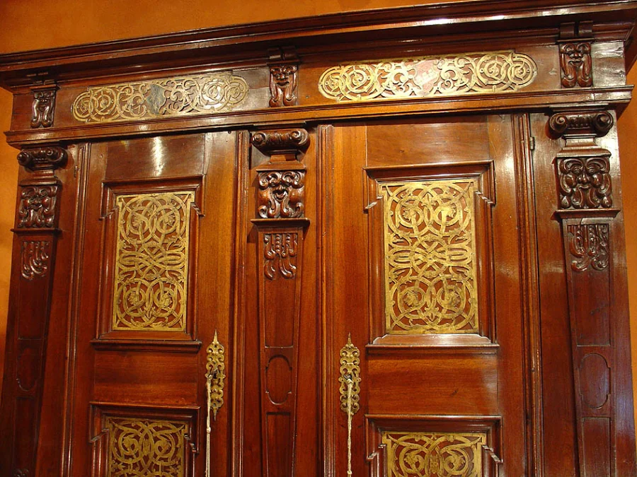 End of Renaissance Deutsch Armoire