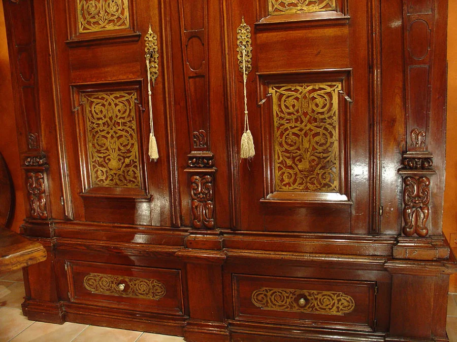 End of Renaissance Deutsch Armoire