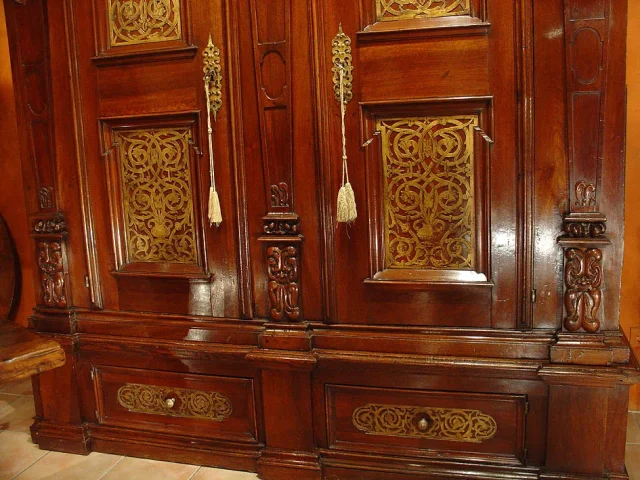 End of Renaissance Deutsch Armoire