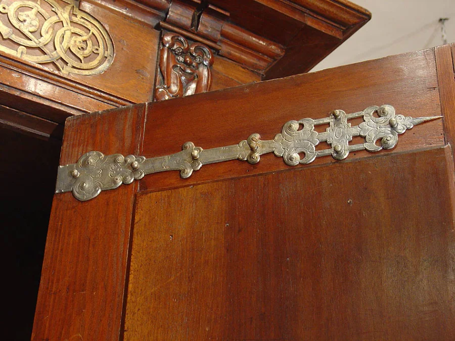End of Renaissance Deutsch Armoire