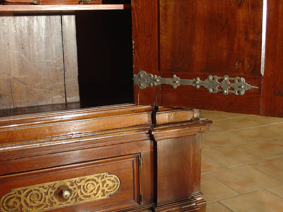 End of Renaissance Deutsch Armoire