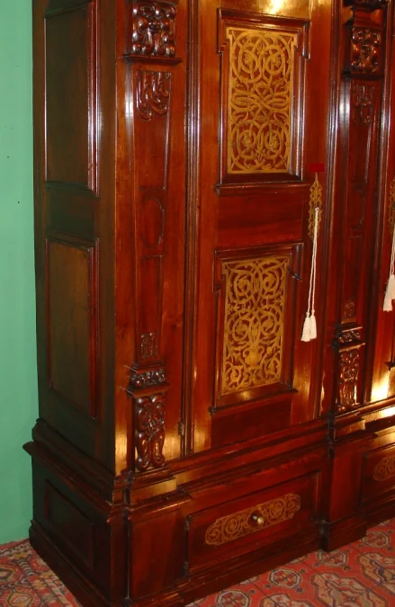 End of Renaissance Deutsch Armoire