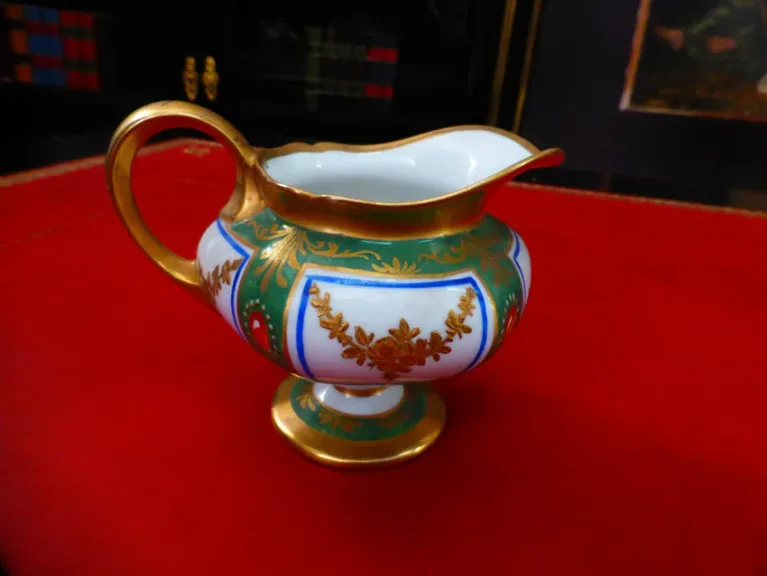 Service à café en porcelaine signé Jacob Petit