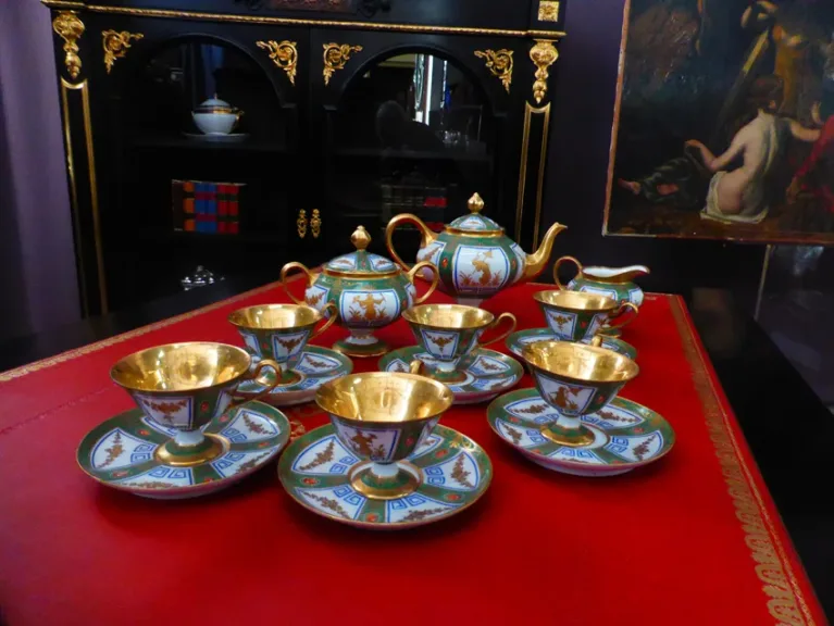 Service à café en porcelaine signé Jacob Petit