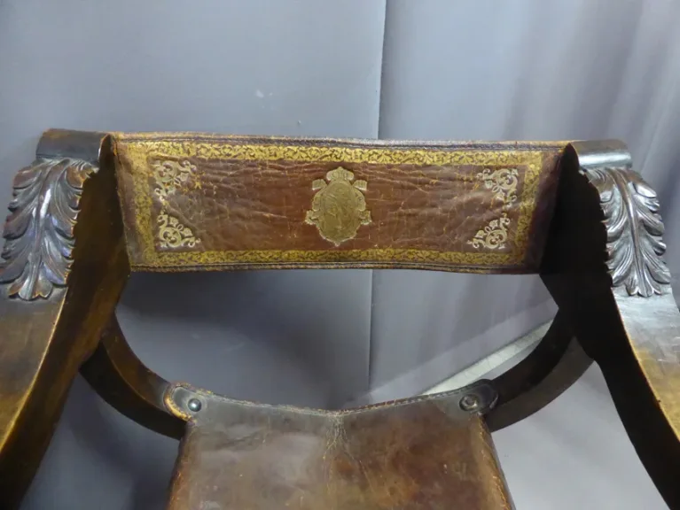 PAAR CURULE SITZE