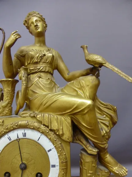 Pendule en bronze doré époque Empire