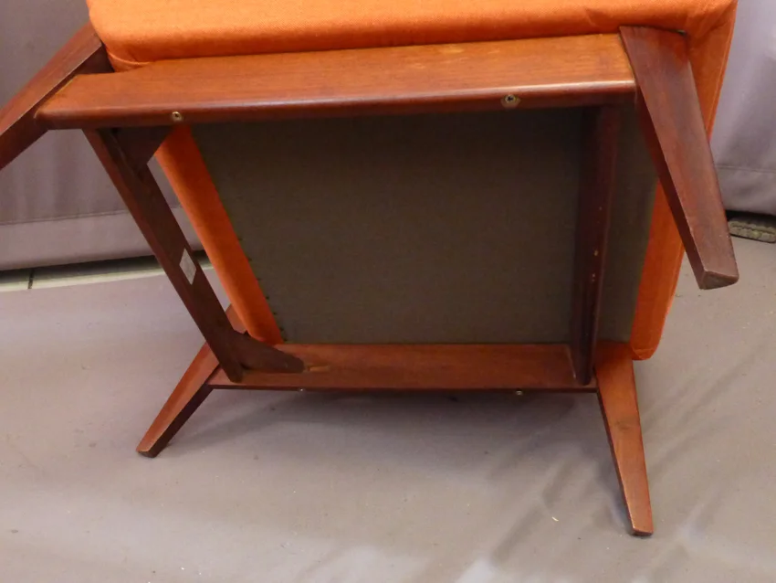 PAIR OF VINTAGE ARMCHAIRS