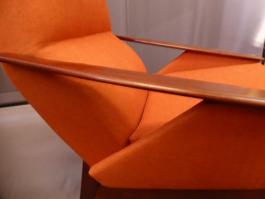 PAIR OF VINTAGE ARMCHAIRS