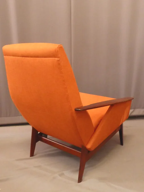 PAIR OF VINTAGE ARMCHAIRS