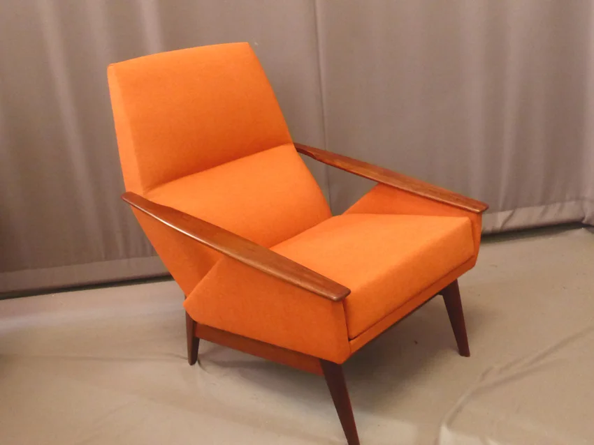 PAIR OF VINTAGE ARMCHAIRS