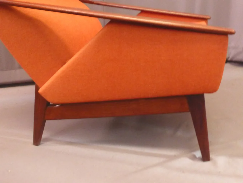 PAIR OF VINTAGE ARMCHAIRS