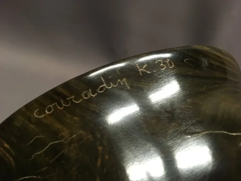SKULPTUR UNTERZEICHNET COURADIN