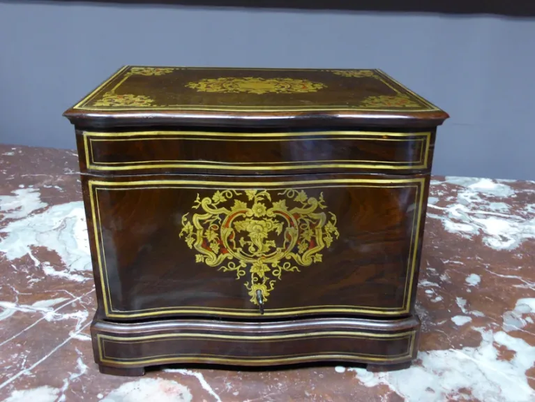 Cave à liqueurs marqueterie Boulle, époque Napoléon III