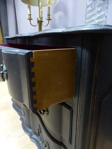 Commode arbalète style Louis XV