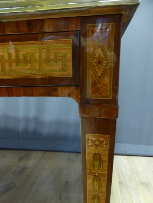 Bureau Style Louis XVI Marqueté