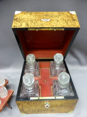 DECANTER BOX