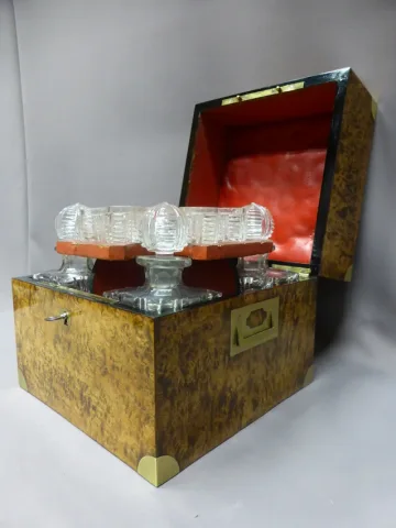 DECANTER BOX