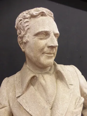 STEINSTATUE