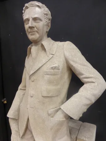 STEINSTATUE
