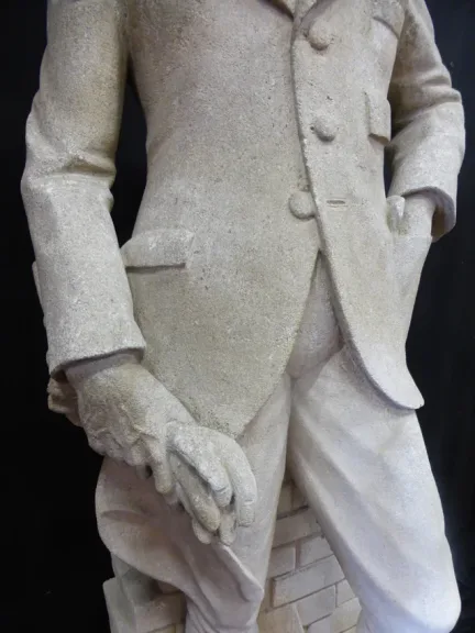 STEINSTATUE