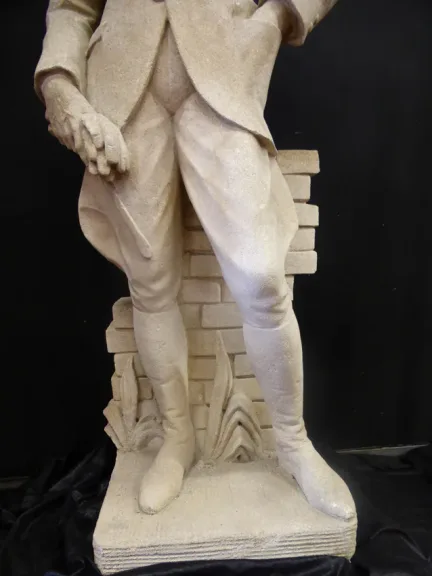 STEINSTATUE