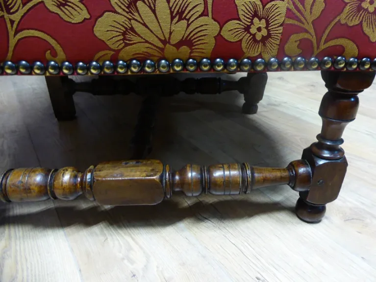 Canapé d'époque Louis XIII