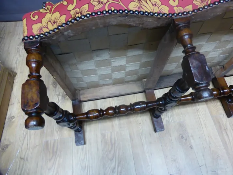 Canapé d'époque Louis XIII