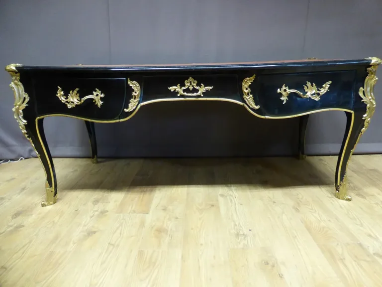 Grand bureau style Louis XV