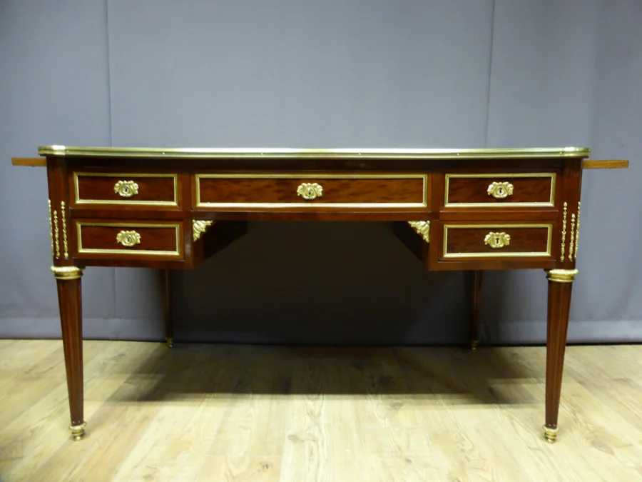 Bureau Louis XVI