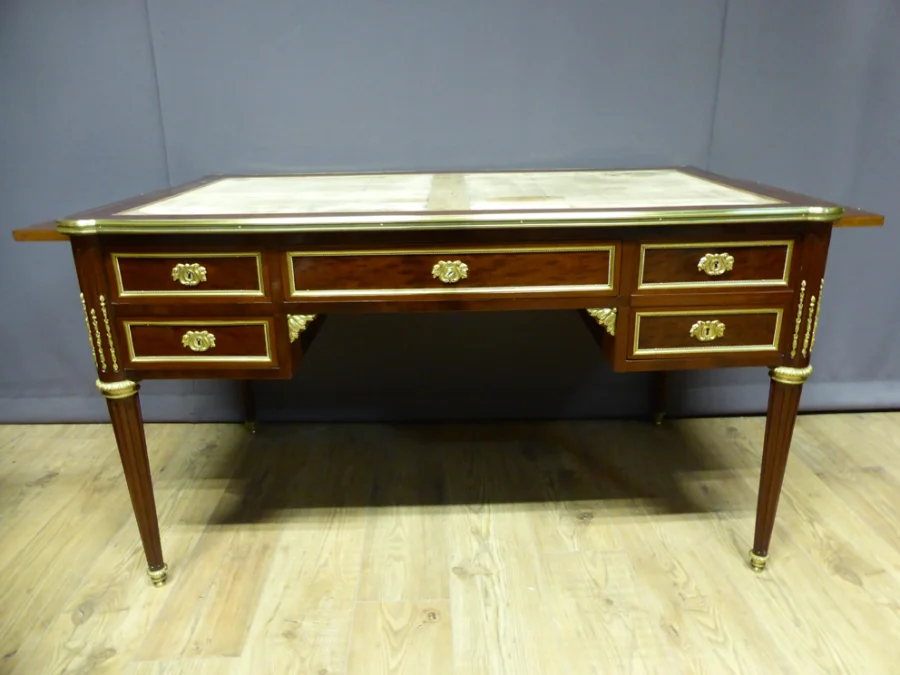 Bureau Louis XVI