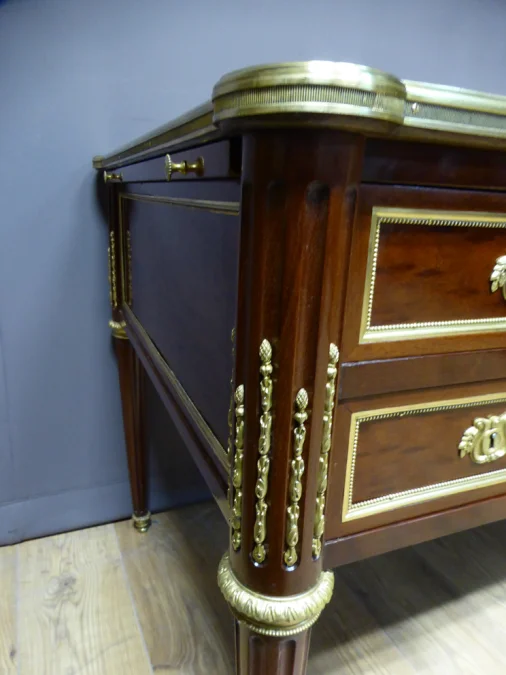 Bureau Louis XVI