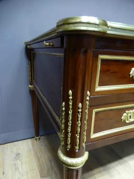 Bureau Louis XVI