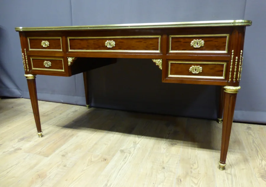 Bureau Louis XVI