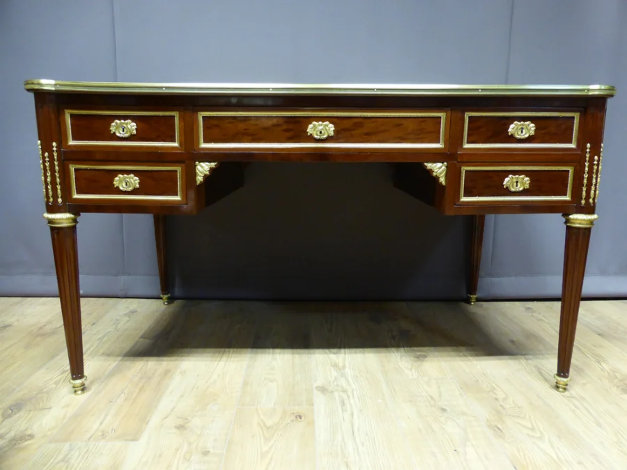 Bureau Louis XVI