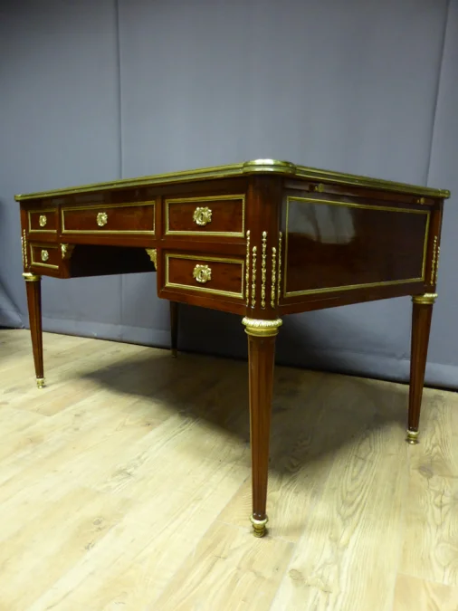 Bureau Louis XVI