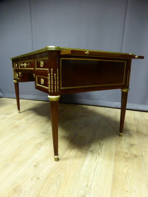 Bureau Louis XVI