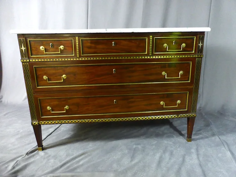 FRENCH DIRECTOIRE PERIOD CHEST OF DRAWERS