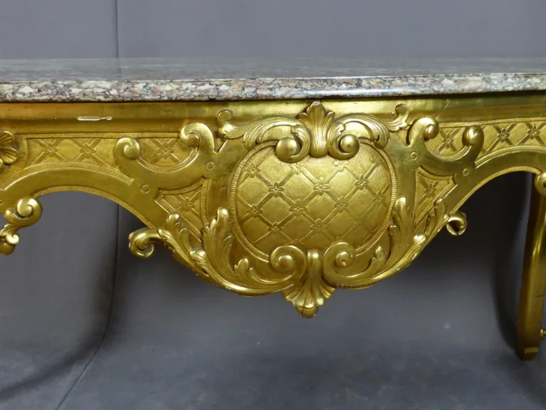 table de milieu en bois doré