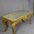 table de milieu en bois doré