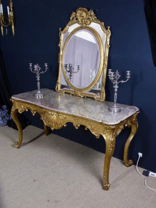 GILTWOOD TABLE