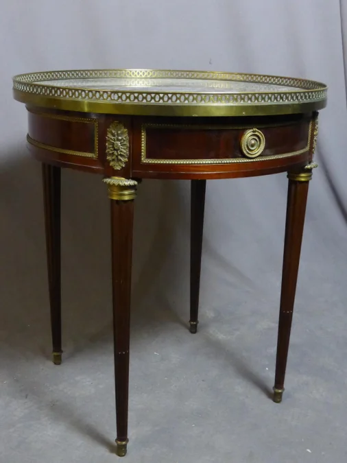 Table bouillotte