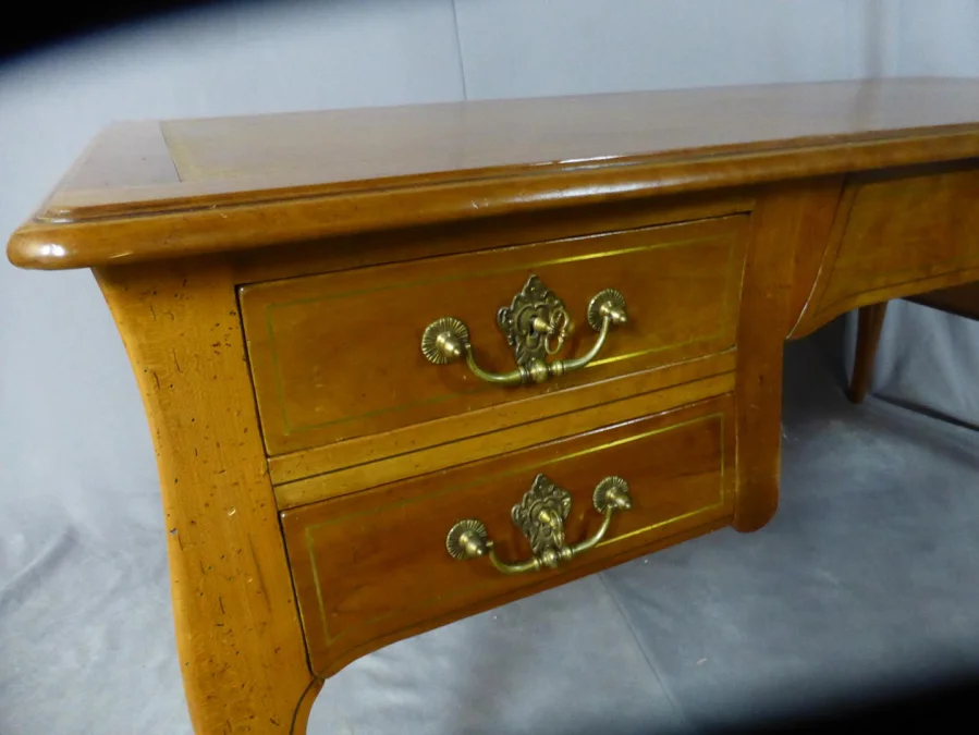 Bureau style Louis XV