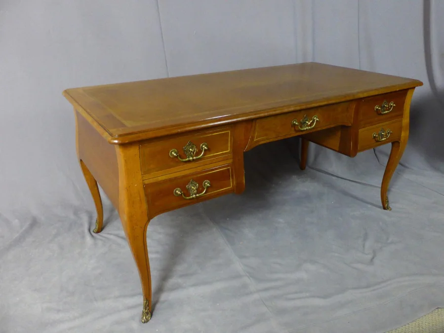 Bureau style Louis XV