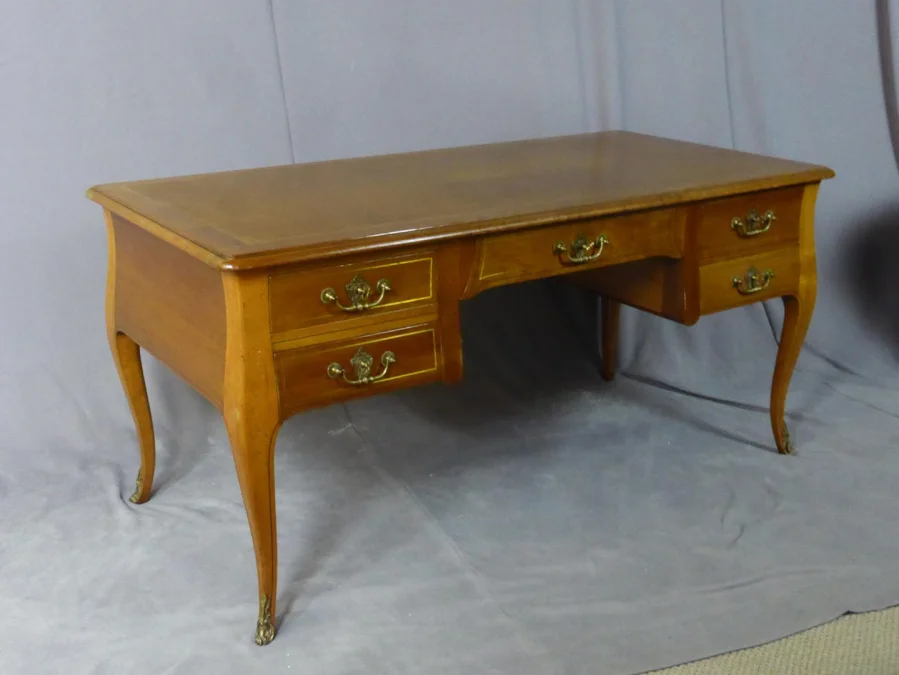 Bureau style Louis XV