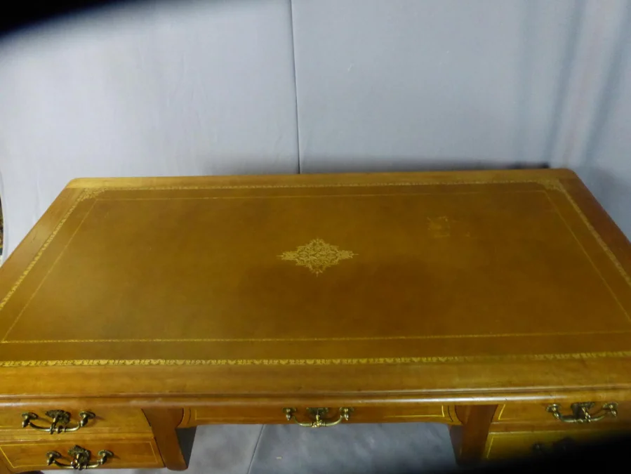 Bureau style Louis XV