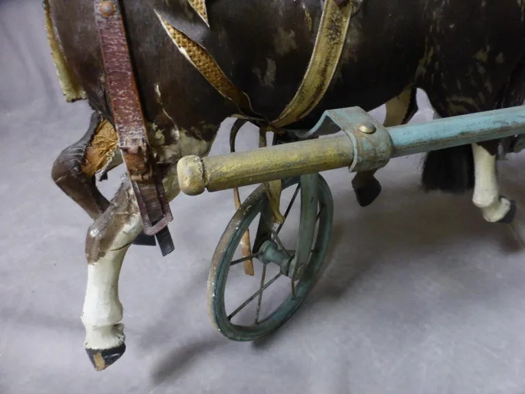 SPIELZEUGPFERD ANDl CART