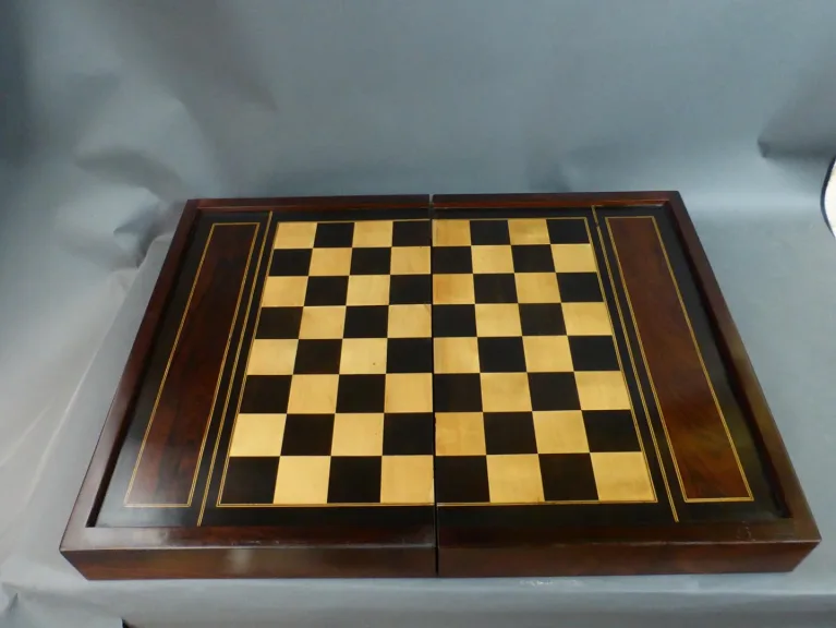 ИГРОВАЯ КОРОБКА