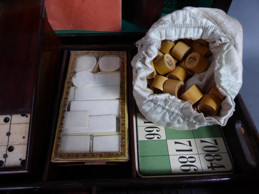 Grand coffret à jeux