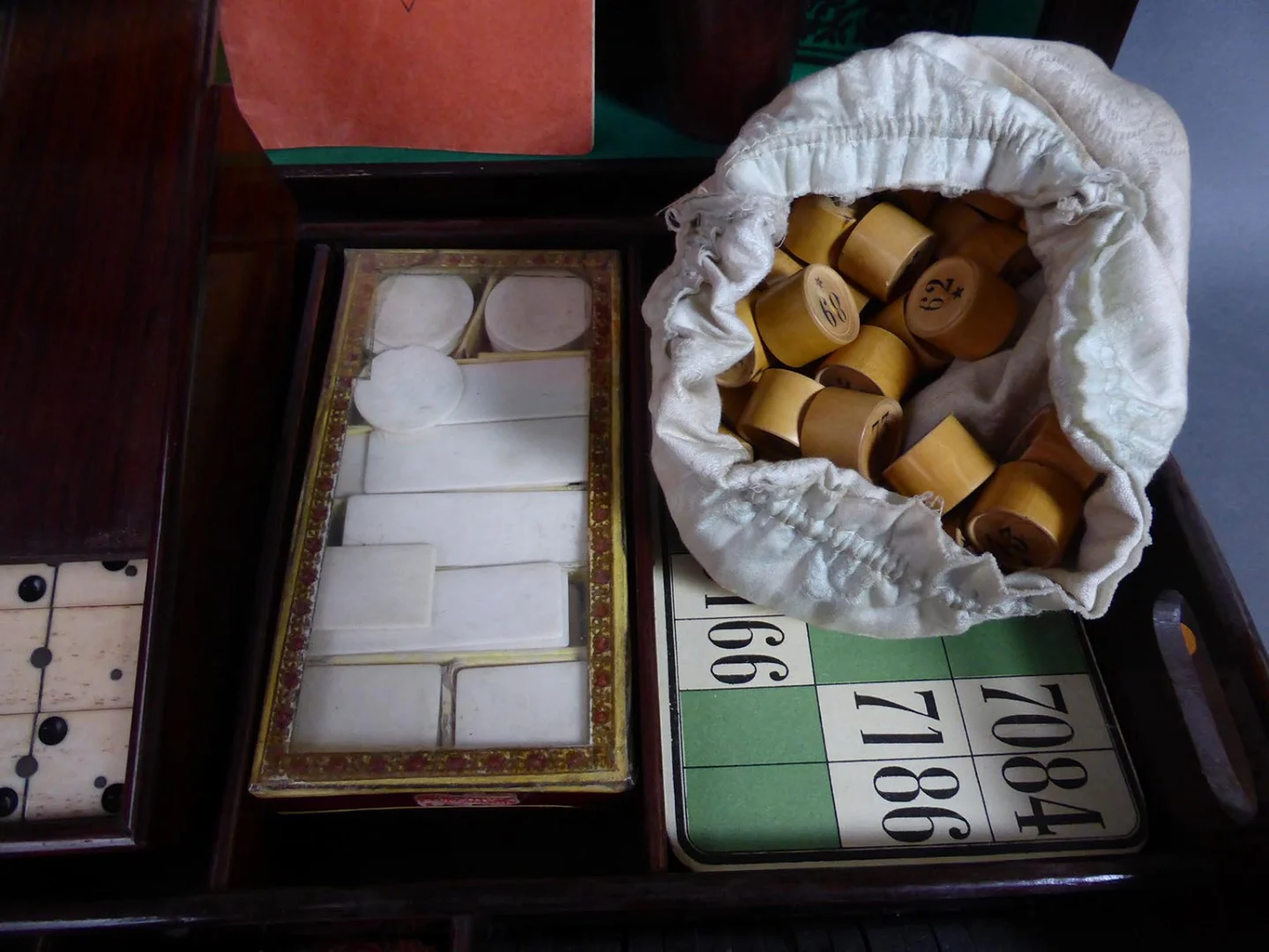 Grand coffret à jeux