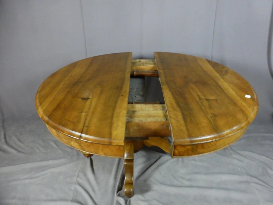UITBREIDENDE TAFEL UIT DE 19e EEUW